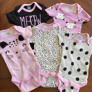 Newborn onesies Gerber lot